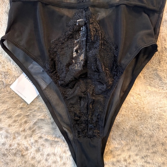 Elegant Black Lace Bodysuit, No Snap - Size Medium - NEW with Tags - Picture 6 of 12